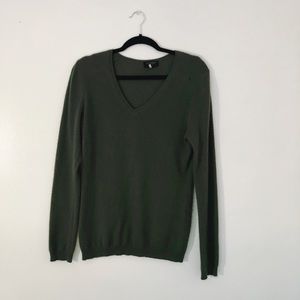 Green cashmere sweater